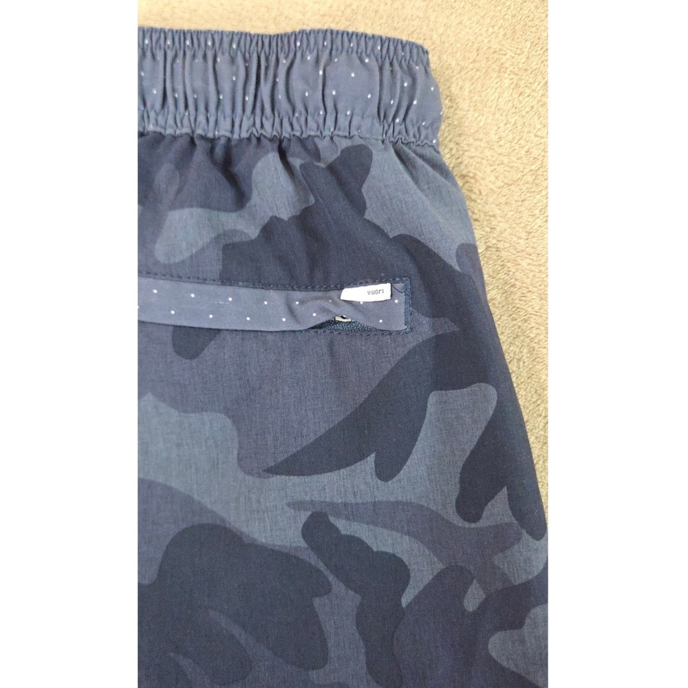 Vuori V cycled performance 4 way stretch shorts men size large gray camo 8" EUC - Picture 6 of 11